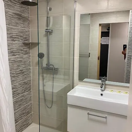 Appartement Studio Cabine Renove Rez De Jardin A 150 M De La Saint-Cyprien (Pyrenees-Orientales)
