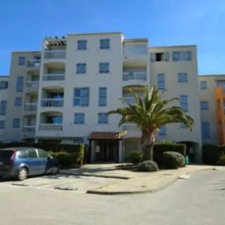 Studio Cabine Renove Rez De Jardin A 150 M De La *